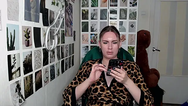 CapriScorpion online show from September 24, 1:39 pm