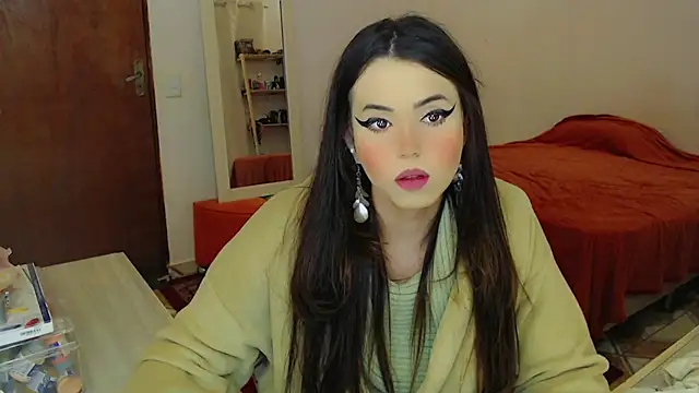 Sophie Fantasys online show from June 8, 1:03 am