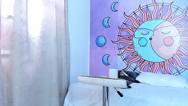 luna hoott online show from July 16, 2:34 pm
