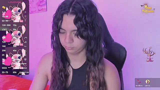 Snapshot of Megan_Miles02 chatting on October 29, 7:34 pm Megan Miles02 online show from October 29, 7:34 pm