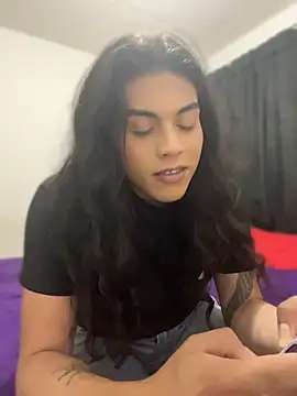 Ariana Rodriguez  online show from June 11, 12:43 am