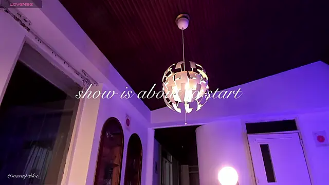 misschloe   online show from March 1, 12:17 am