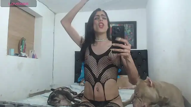 Aleja Nauthy online show from November 3, 1:04 am