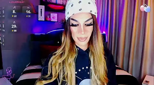 camila hootie online show from March 18, 3:39 am