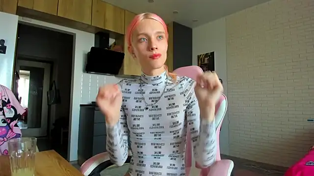  Alice Kitty online show from June 4, 10:51 am
