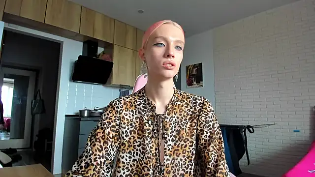  Alice Kitty online show from June 17, 8:59 am