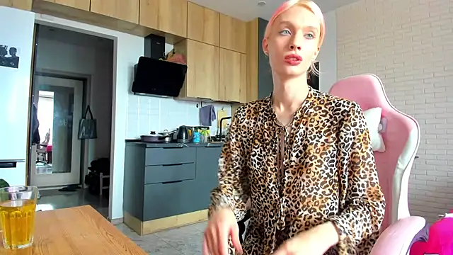  Alice Kitty online show from July 10, 9:35 am