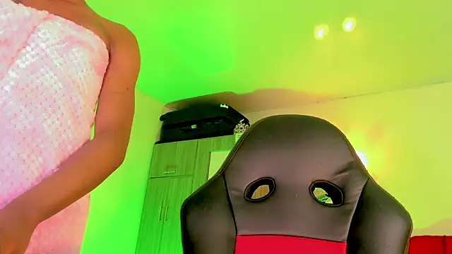 naomy  xx online show from March 19, 3:17 am