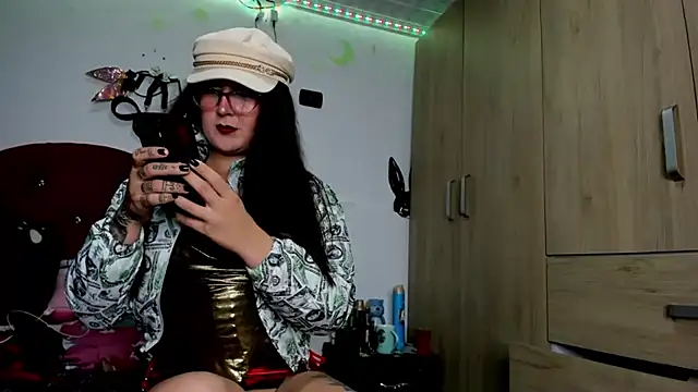 Sweet-Suck69 online show from January 1, 4:50 am