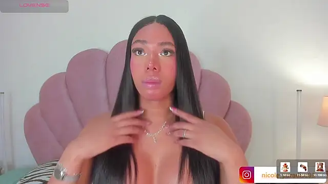Nicole Paradise online show from July 23, 12:58 pm