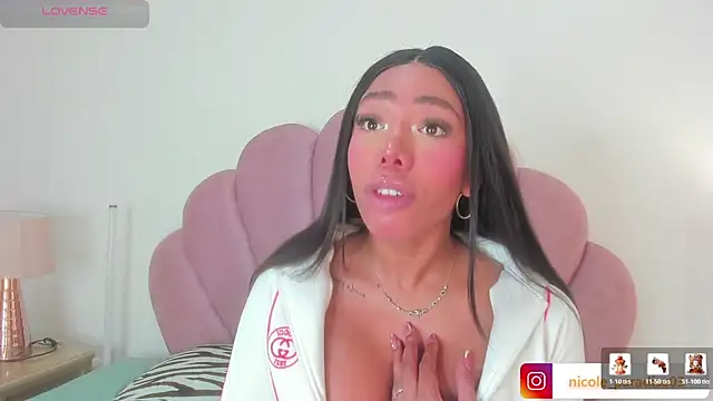 Nicole Paradise online show from July 24, 1:09 pm