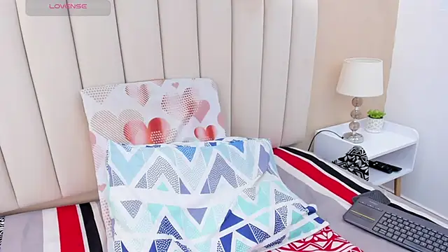 Mia thompson 19 online show from February 12, 7:53 pm