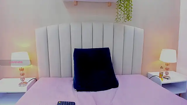 Mia thompson 19 online show from July 3, 8:25 pm