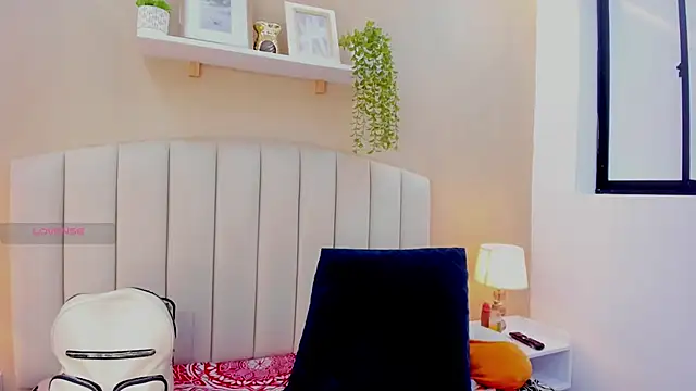 Mia thompson 19 online show from July 8, 8:23 pm