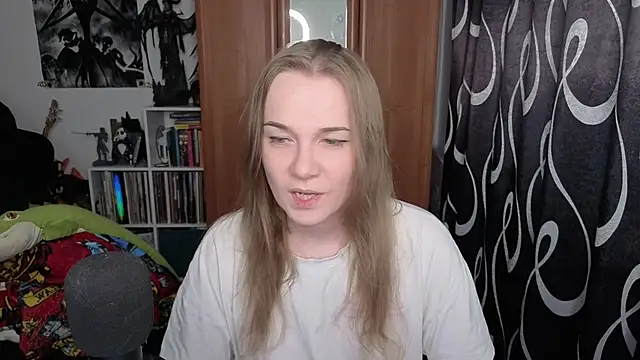 stellablondy online show from June 13, 1:11 pm