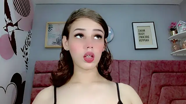 Snapshot of ValeriaAguilar chatting on January 4, 7:13 pm ValeriaAguilar online show from January 4, 7:13 pm