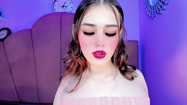 Snapshot of ValeriaAguilar chatting on September 27, 9:46 pm ValeriaAguilar online show from September 27, 9:46 pm