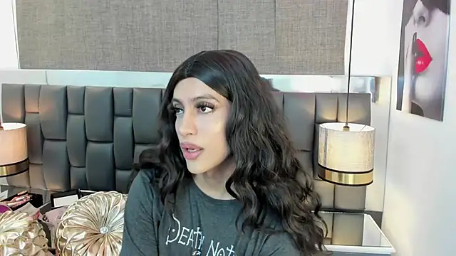 Snapshot of _cat_18 chatting on December 4, 4:21 pm  cat 18 online show from December 4, 4:21 pm