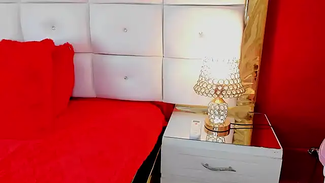 Snapshot of _cat_18 chatting on December 5, 2:50 pm  cat 18 online show from December 5, 2:50 pm