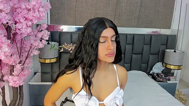 Snapshot of _cat_18 chatting on January 8, 2:46 pm  cat 18 online show from January 8, 2:46 pm