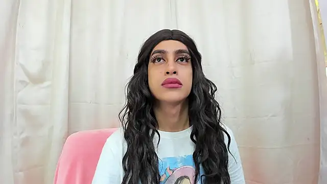 Snapshot of _cat_18 chatting on March 18, 2:18 pm  cat 18 online show from March 18, 2:18 pm