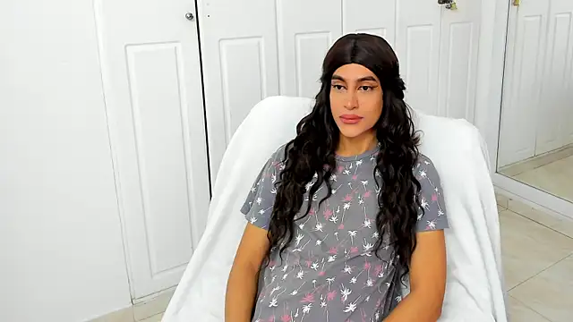 Snapshot of _cat_18 chatting on March 22, 2:03 pm  cat 18 online show from March 22, 2:03 pm