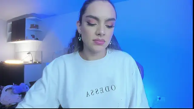 mariiahneedles online show from June 8, 1:28 am
