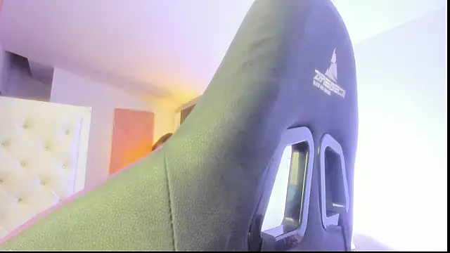 mariiahneedles online show from June 14, 12:44 am