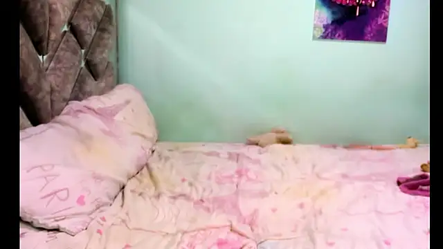 Evilmichellts1 online show from April 5, 1:58 am