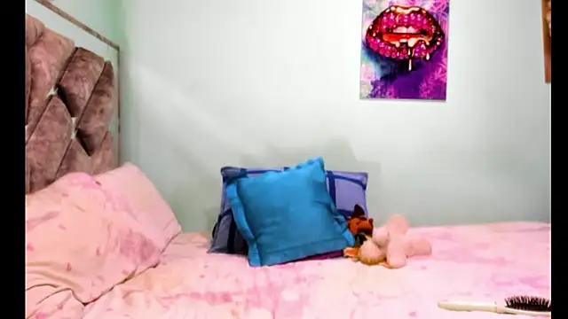Evilmichellts1 online show from June 16, 12:02 am