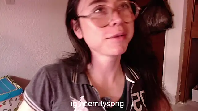 emily pearl  online show from November 23, 9:50 pm