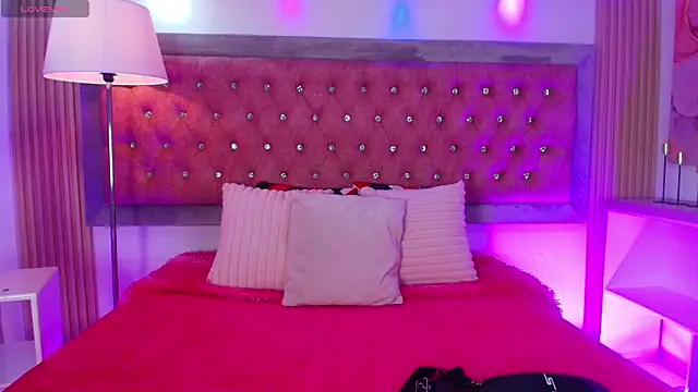 Tayzon Foxxx online show from June 30, 8:20 pm