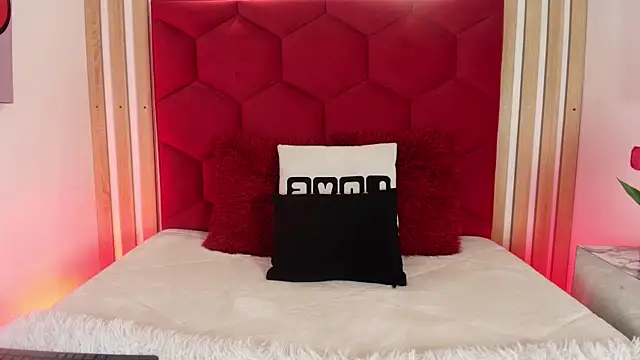 Tayzon Foxxx online show from July 6, 8:22 pm