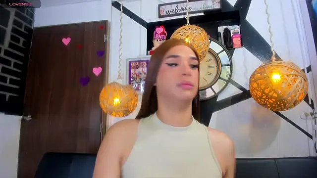 victoria aleia  online show from June 4, 10:35 pm