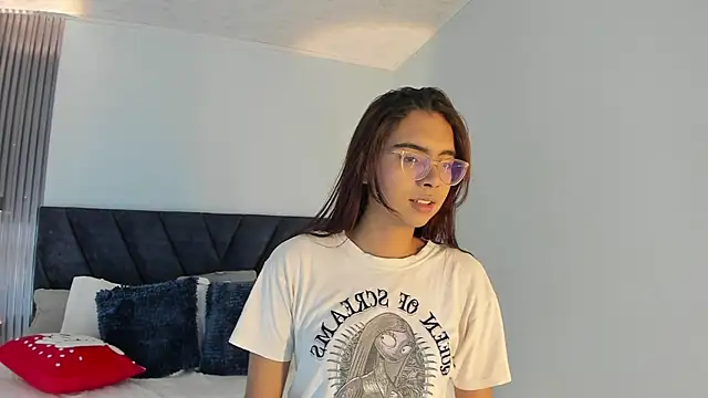 sara saenz99 online show from November 8, 10:43 pm