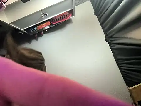 ImCarolinaCutiexxx online show from November 25, 6:37 am