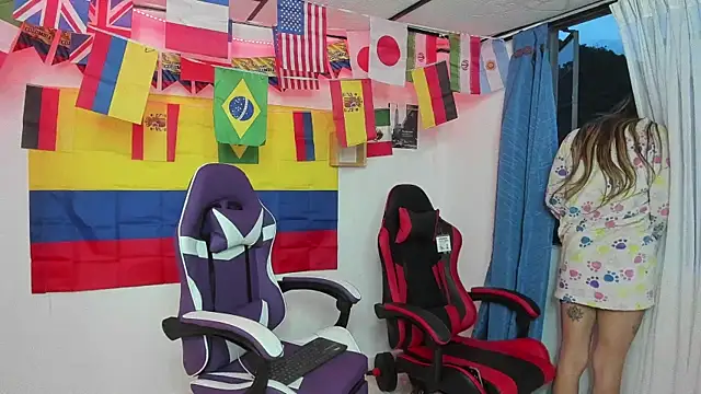 parejacaliente20154 online show from June 12, 10:36 am