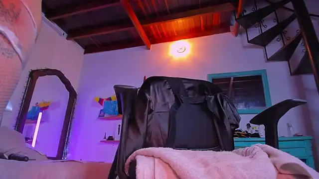 CuteRomi online show from October 24, 5:45 am