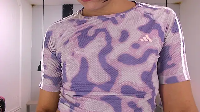 AndreaGil  online show from April 7, 12:50 pm