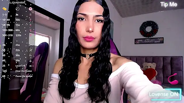 Lanna hott  online show from July 28, 7:15 pm