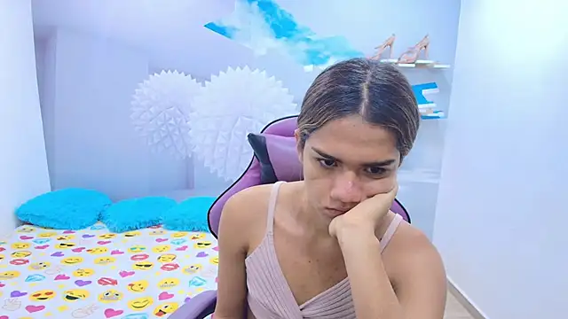 DEMI LEED online show from February 11, 12:24 pm