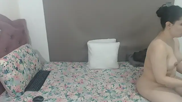 kimberlyjamexxx online show from July 9, 2:04 am