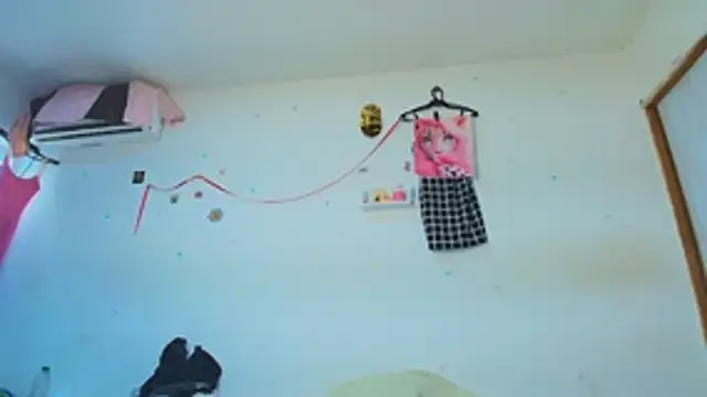 mia foxts online show from August 3, 4:02 pm