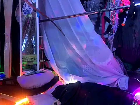 gurlnips online show from September 16, 5:34 am