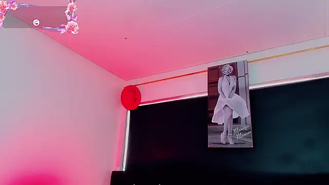 Kendall hornyy online show from July 15, 8:25 pm