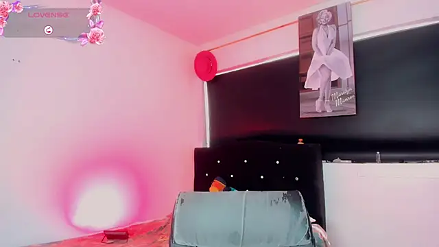 Kendall hornyy online show from July 18, 9:09 pm