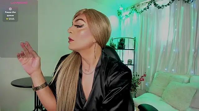 karol elegance  online show from July 16, 1:28 pm