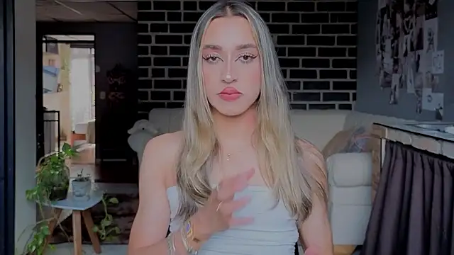 Goddivaa online show from April 14, 9:31 pm