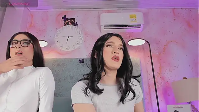 JESSI NAOMI online show from April 11, 4:07 am