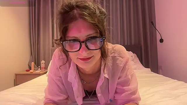 Alice Pinkhead online show from January 15, 7:40 am